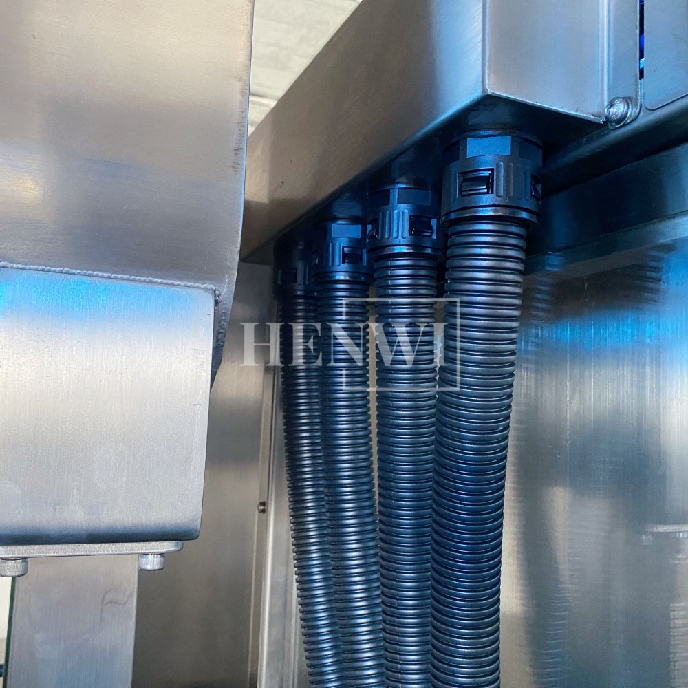 Henwi HWFM-T-4 Four Nozzles Tracking Model Automatic Liquid Bottling Filling Packing Machine 4 Heads Bottle Moving Filler