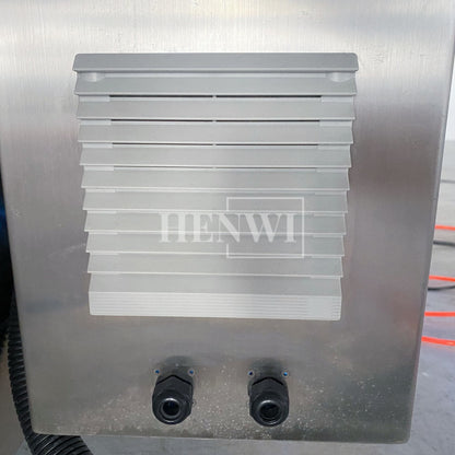 Henwi HWFM-T-4 Four Nozzles Tracking Model Automatic Liquid Bottling Filling Packing Machine 4 Heads Bottle Moving Filler