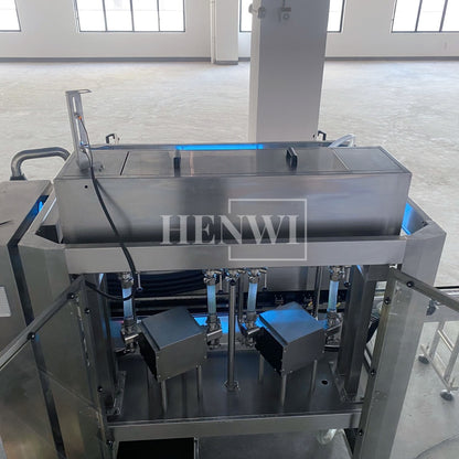 Henwi HWFM-T-4 Four Nozzles Tracking Model Automatic Liquid Bottling Filling Packing Machine 4 Heads Bottle Moving Filler