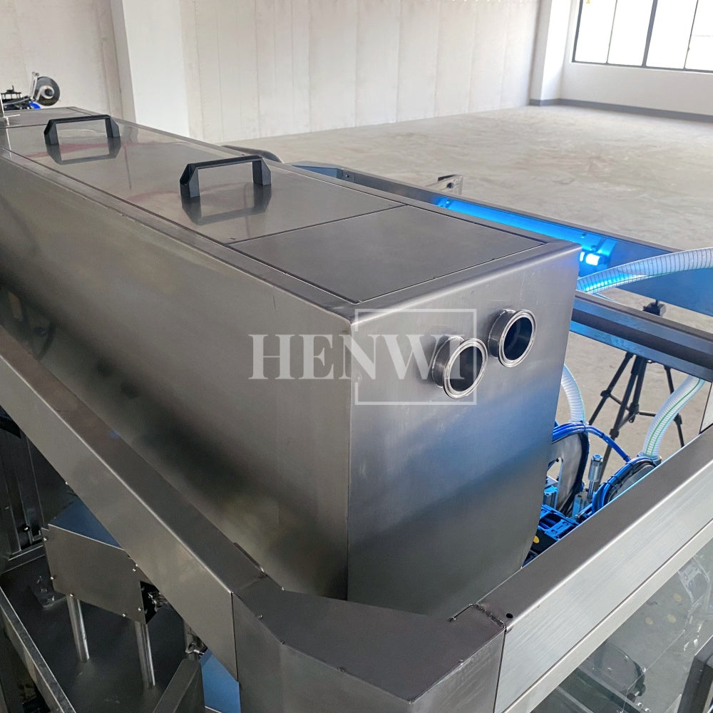 Henwi HWFM-T-4 Four Nozzles Tracking Model Automatic Liquid Bottling Filling Packing Machine 4 Heads Bottle Moving Filler