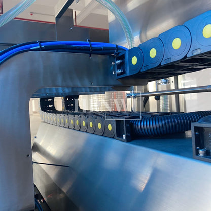 Henwi HWFM-T-4 Four Nozzles Tracking Model Automatic Liquid Bottling Filling Packing Machine 4 Heads Bottle Moving Filler