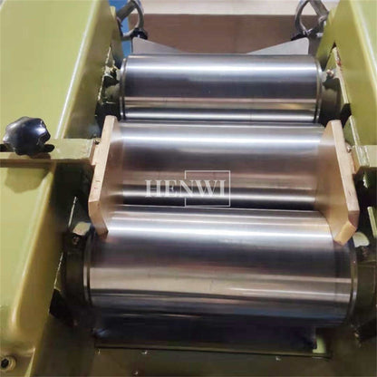 Henwi HWKH-S65 Model Three Roll Mill Lipstick Raw Material Lipgloss Powder Grinding Crushing Machine Eye Shadow Makeup Powder Pulverizer