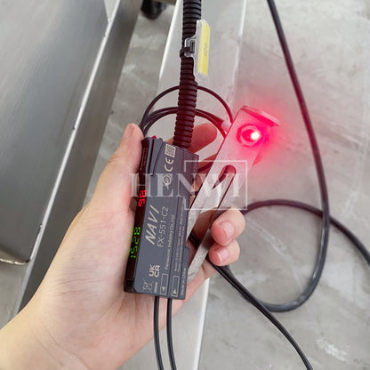 Henwi HWLM-MTF Automatic Mobile Bottle Jar Flat Top / Box Case Sides Labeller Machine Self-Adhesive Sticker Labeling Machine