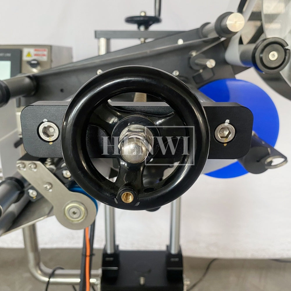 Henwi HWLM-MTF Automatic Mobile Bottle Jar Flat Top / Box Case Sides Labeller Machine Self-Adhesive Sticker Labeling Machine