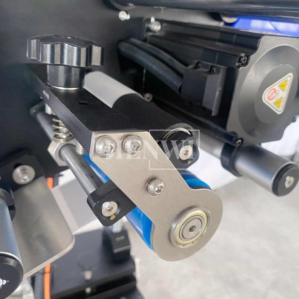 Henwi HWLM-MTF Automatic Mobile Bottle Jar Flat Top / Box Case Sides Labeller Machine Self-Adhesive Sticker Labeling Machine