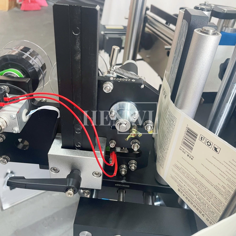 Henwi HWLM-RS 1 Side Automatic Round Bottle & Square Bottle One Side Labeller Machine Self-Adhesive Sticker Labeling Machine