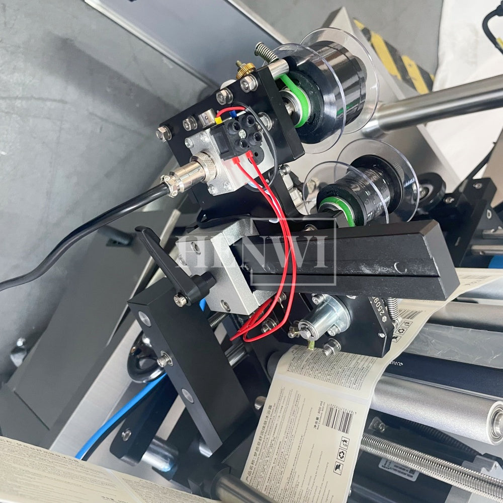 Henwi HWLM-RS 1 Side Automatic Round Bottle & Square Bottle One Side Labeller Machine Self-Adhesive Sticker Labeling Machine