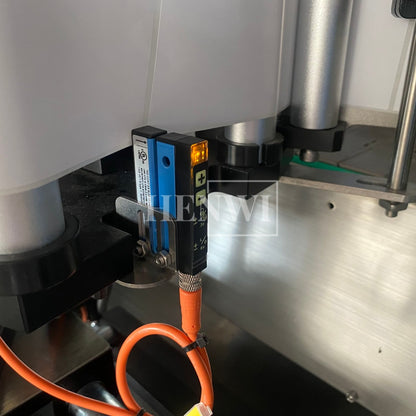 Henwi HWLM-RS Automatic Round Bottle & Square Bottle Double Side Labeller Machine Self-Adhesive Sticker Labeling Machine