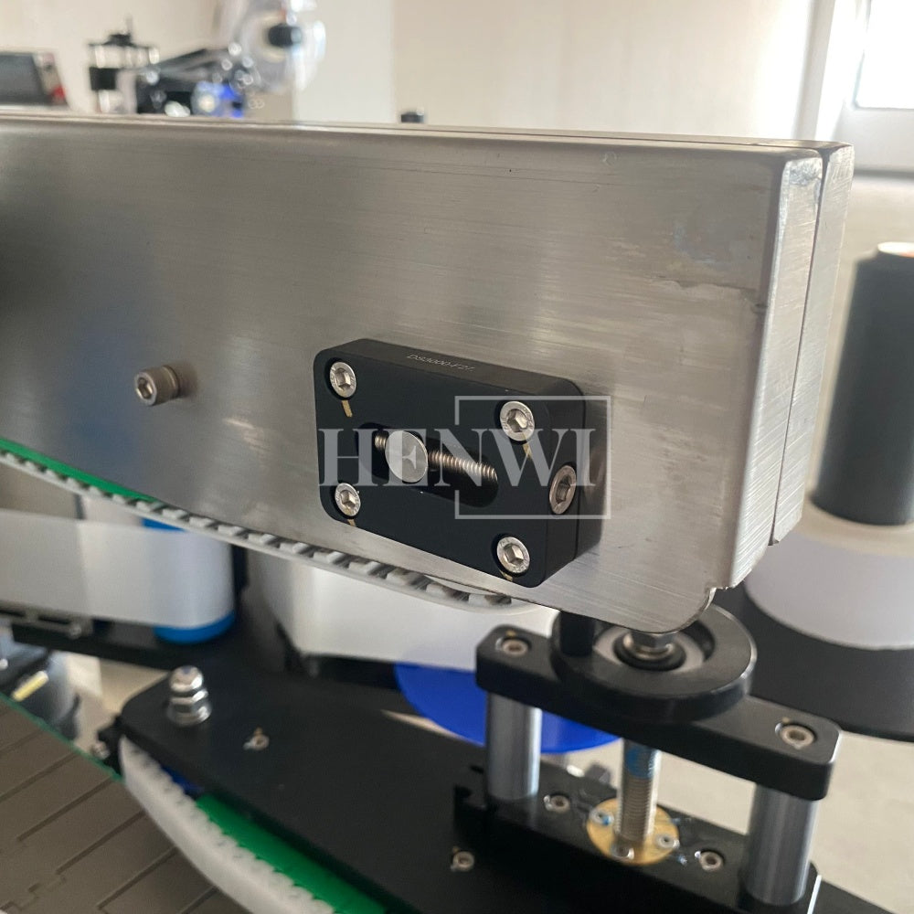 Henwi HWLM-RS Automatic Round Bottle & Square Bottle Double Side Labeller Machine Self-Adhesive Sticker Labeling Machine