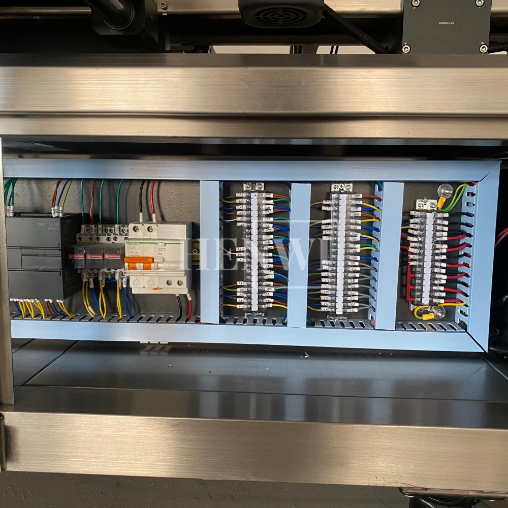 Henwi HWLM-RS Automatic Round Bottle & Square Bottle Double Side Labeller Machine Self-Adhesive Sticker Labeling Machine