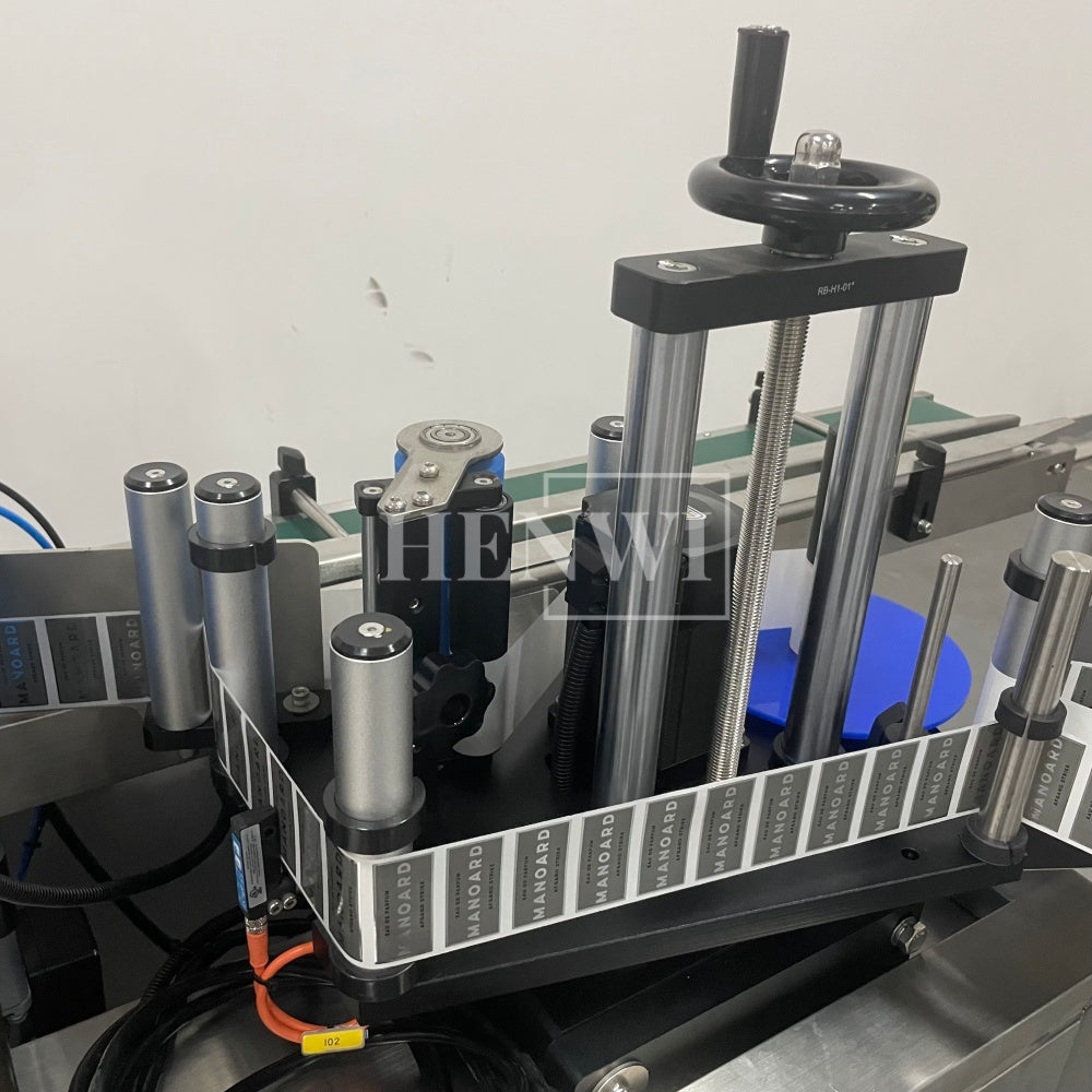 Henwi HWLM-RSTB Automatic Round Bottle & Square Bottle Top & Bottom Double Side Labeller Machine Self-Adhesive Sticker Labeling Machine