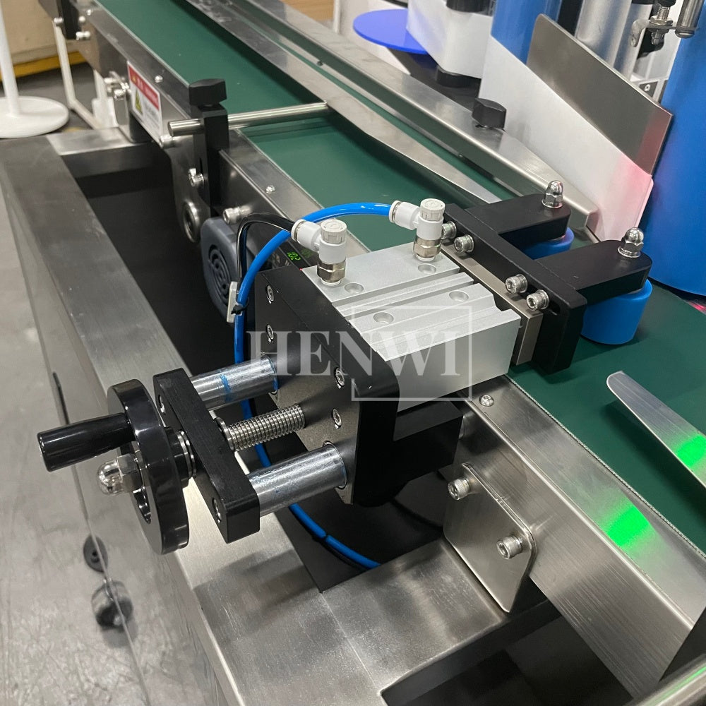 Henwi HWLM-RSTB Automatic Round Bottle & Square Bottle Top & Bottom Double Side Labeller Machine Self-Adhesive Sticker Labeling Machine