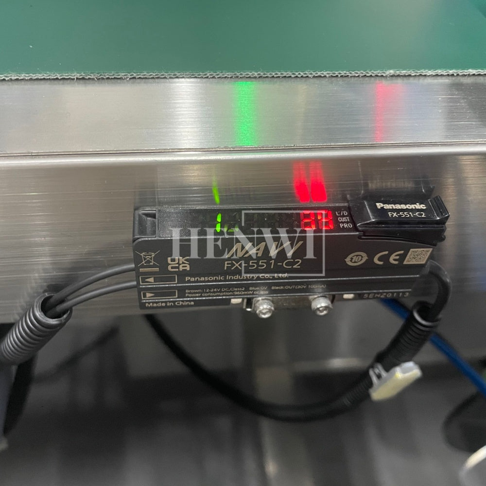 Henwi HWLM-RSTB Automatic Round Bottle & Square Bottle Top & Bottom Double Side Labeller Machine Self-Adhesive Sticker Labeling Machine