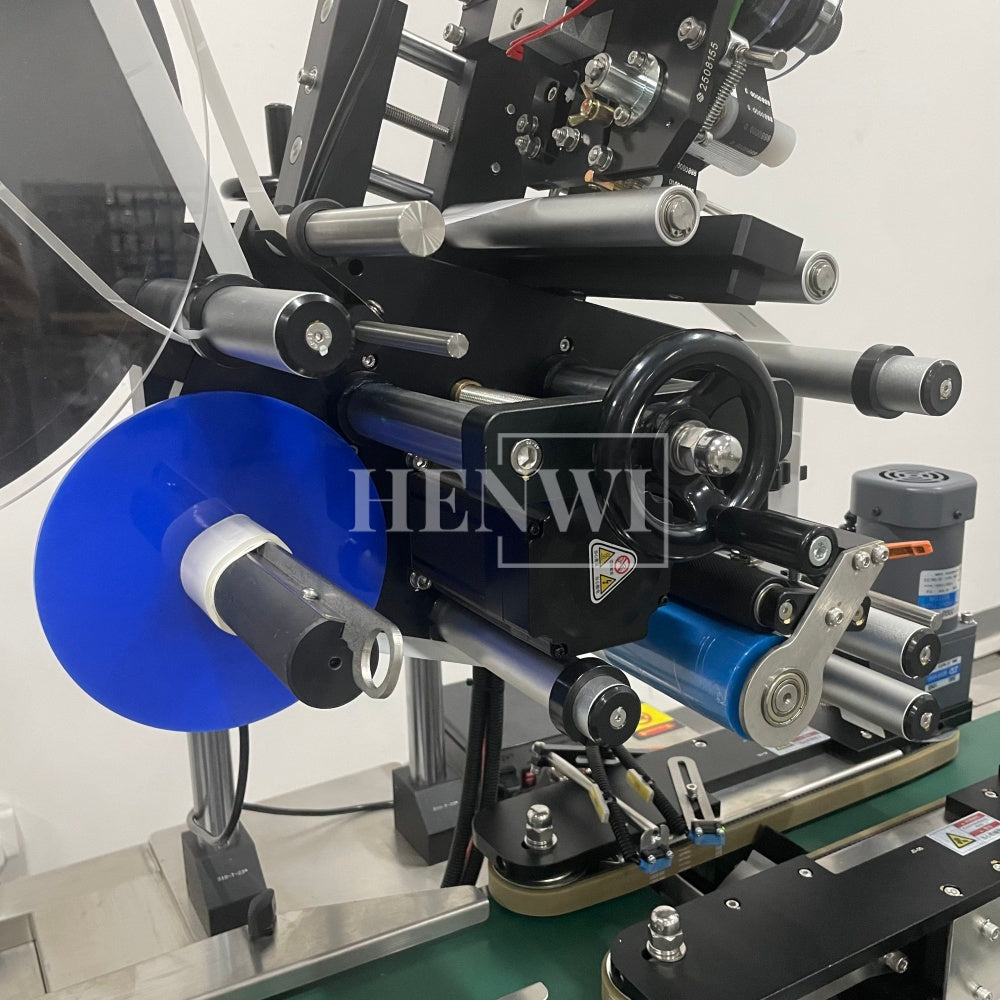 Henwi HWLM-RSTB Automatic Round Bottle & Square Bottle Top & Bottom Double Side Labeller Machine Self-Adhesive Sticker Labeling Machine