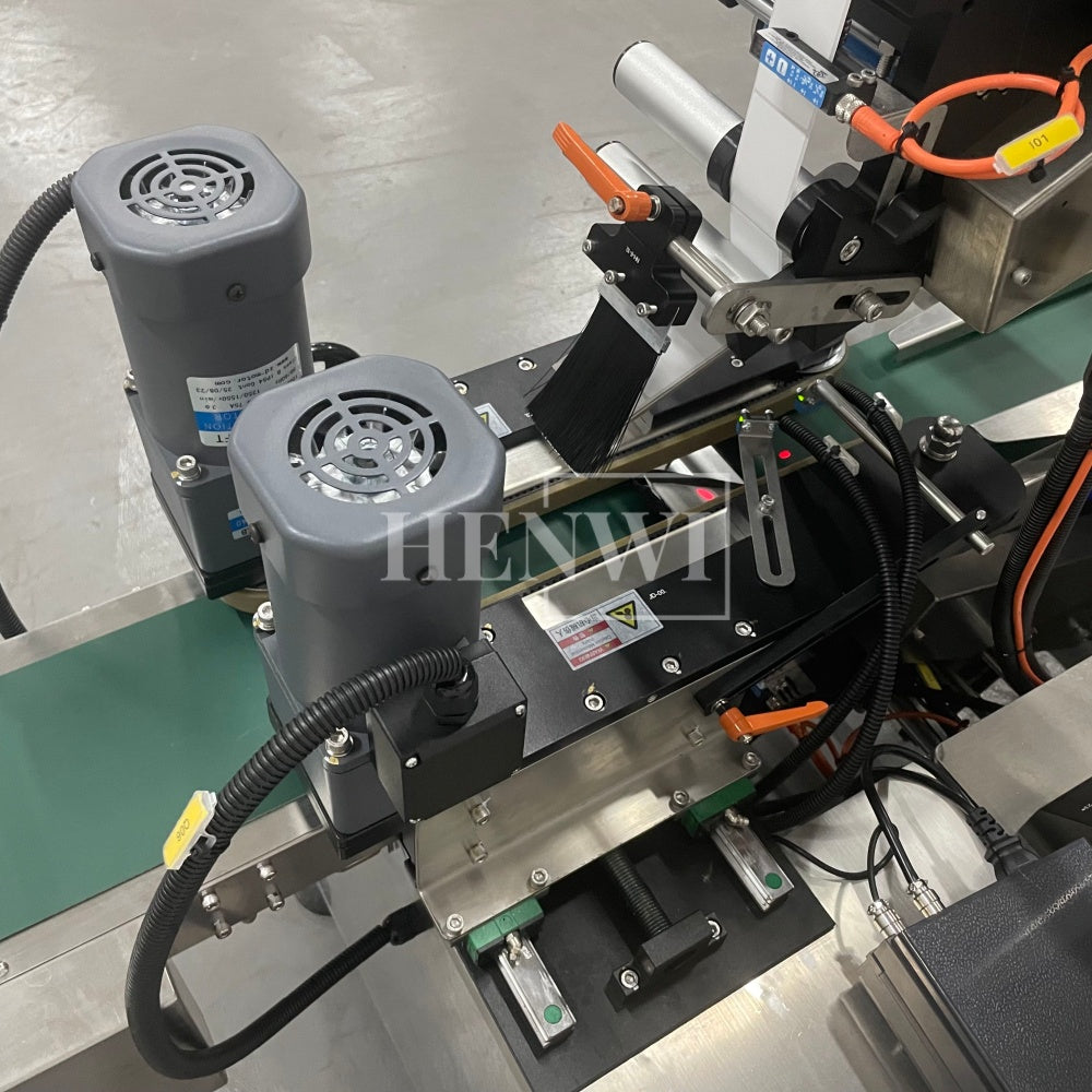 Henwi HWLM-RSTB Automatic Round Bottle & Square Bottle Top & Bottom Double Side Labeller Machine Self-Adhesive Sticker Labeling Machine