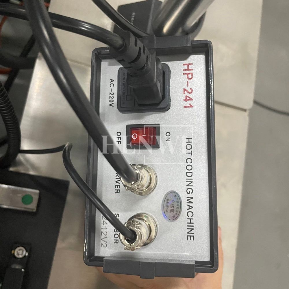 Henwi HWLM-RSTB Automatic Round Bottle & Square Bottle Top & Bottom Double Side Labeller Machine Self-Adhesive Sticker Labeling Machine