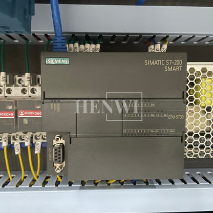 Henwi HWLM-RSTB Automatic Round Bottle & Square Bottle Top & Bottom Double Side Labeller Machine Self-Adhesive Sticker Labeling Machine