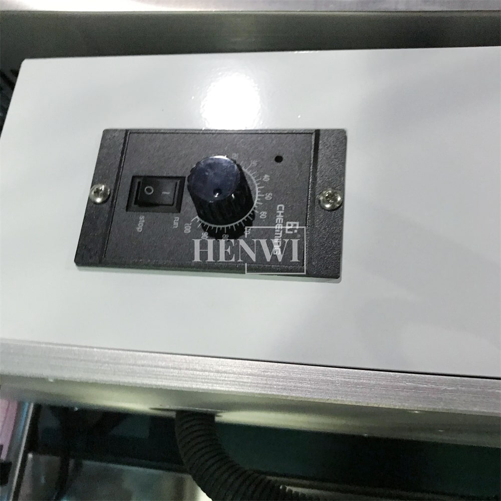 Henwi HWLM-S-HR Manual Horizontal Model Round Bottle Jar Labeller Machine Self-Adhesive Sticker Labeling Machine