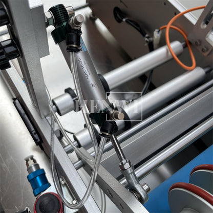 Henwi HWLM-S-HR Semi Auto Horizontal Model Round Bottle Jar Labeller Machine Self-Adhesive Sticker Labeling Machine