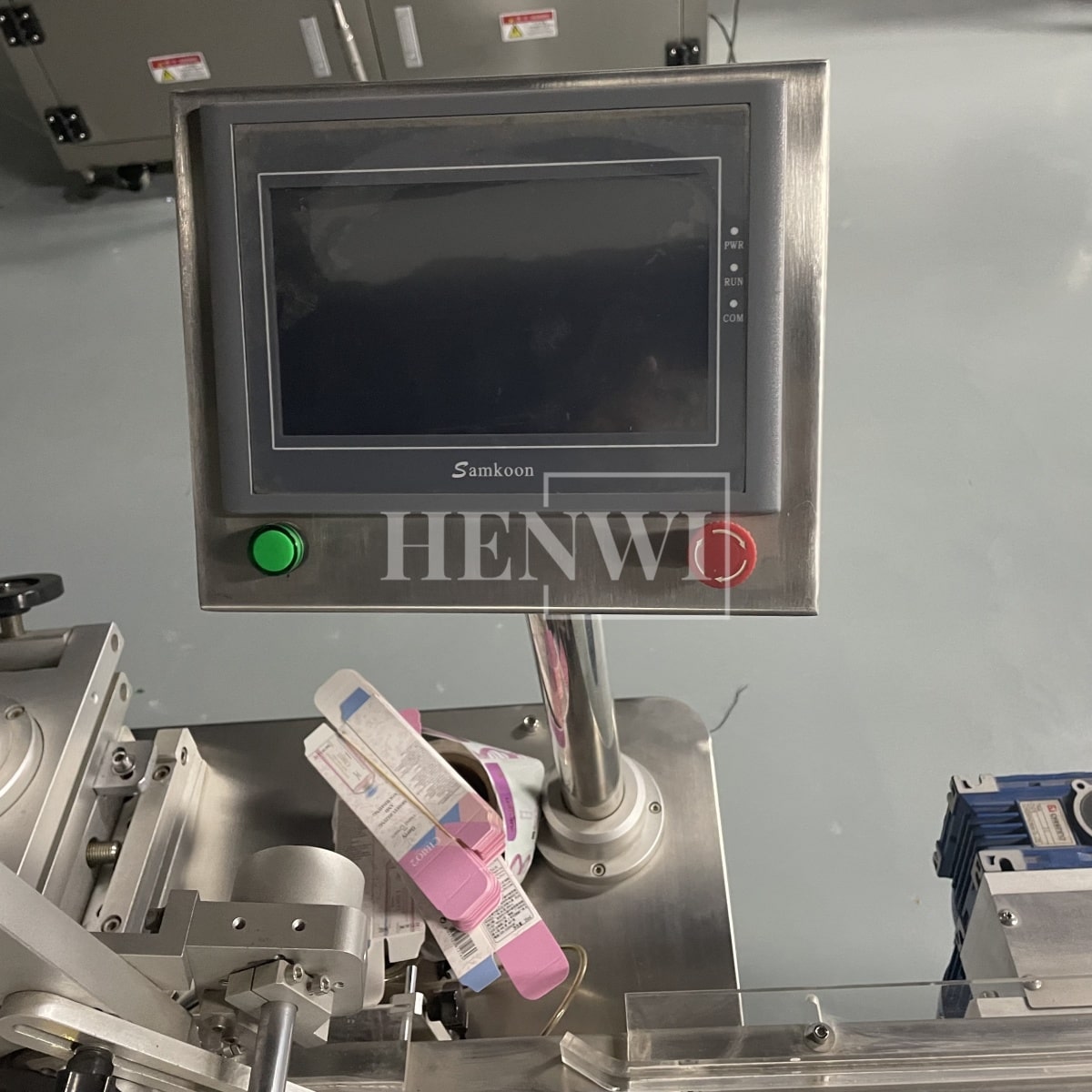 Henwi HWLM-TF Automatic Bottle Jar Top Flat / Box Case Flank Side Labeller Machine Self-Adhesive Sticker Labeling Machine