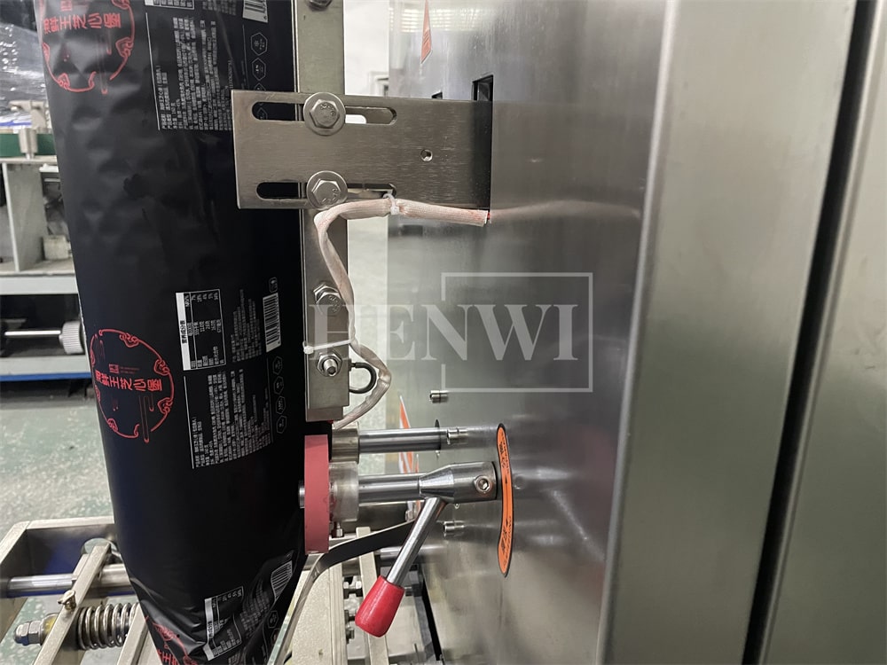 Henwi HWSM-1KG-5KG Single Lane Powder Sachet Filler Sealer Coffee Milk Seasoning Condiments Spice Pepper Powder Filling Packing Machine