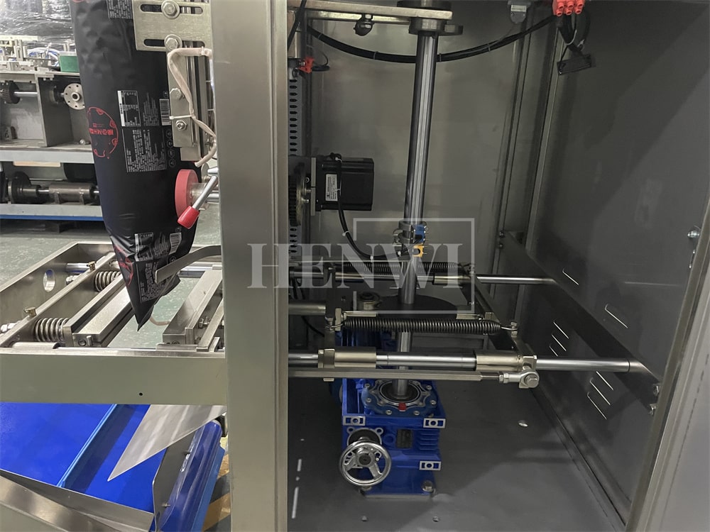 Henwi HWSM-1KG-5KG Single Lane Powder Sachet Filler Sealer Coffee Milk Seasoning Condiments Spice Pepper Powder Filling Packing Machine