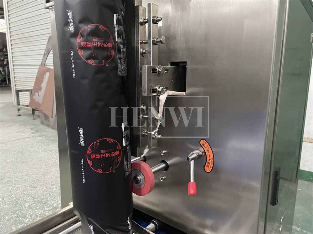 Henwi HWSM-1KG-5KG Single Lane Powder Sachet Filler Sealer Coffee Milk Seasoning Condiments Spice Pepper Powder Filling Packing Machine