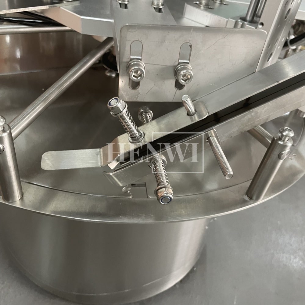 Henwi HWFM-S1 Desktop Semi Auto Spout Sachet Filling Capping Machine 1 Nozzle Spout Pouch Bag One Station Filler Sealer