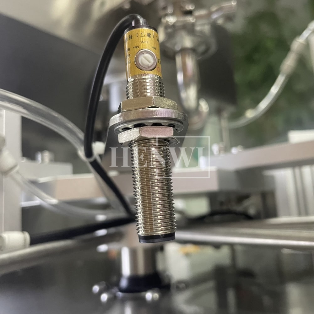 Henwi HWFM-S1 Desktop Semi Auto Spout Sachet Filling Capping Machine 1 Nozzle Spout Pouch Bag One Station Filler Sealer
