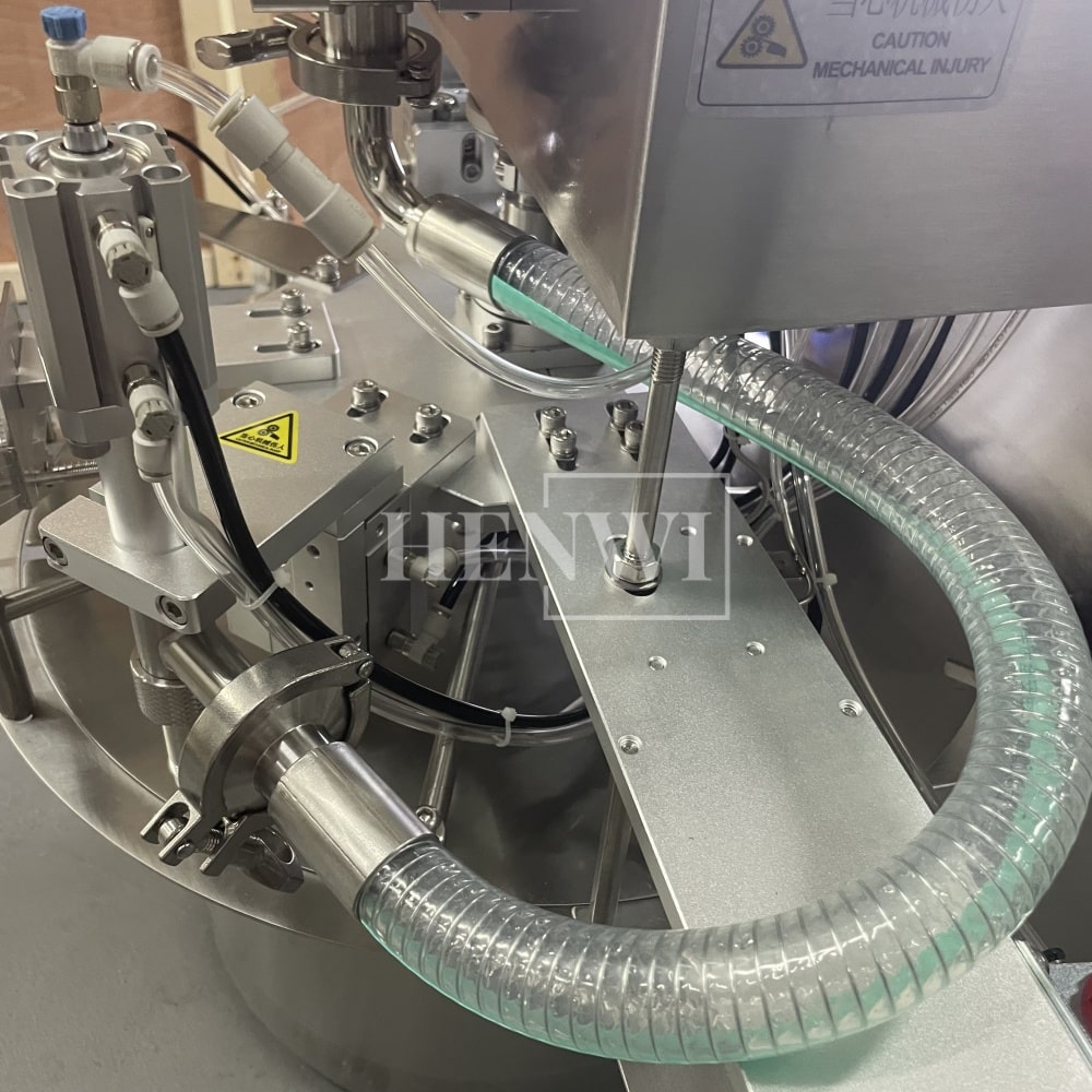 Henwi HWFM-S1 Desktop Semi Auto Spout Sachet Filling Capping Machine 1 Nozzle Spout Pouch Bag One Station Filler Sealer