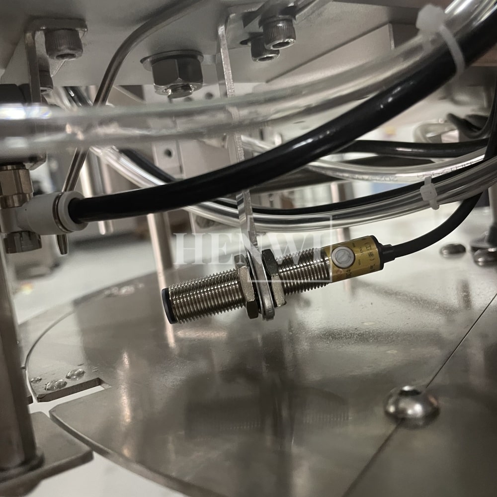 Henwi HWFM-S1 Desktop Semi Auto Spout Sachet Filling Capping Machine 1 Nozzle Spout Pouch Bag One Station Filler Sealer