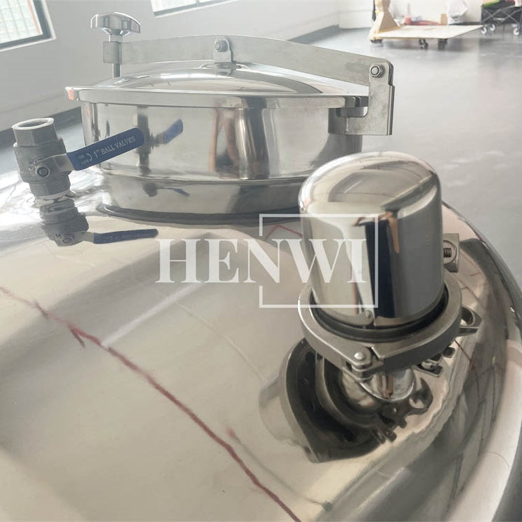 Henwi HWST-MS-50-2000L Mobile Model Sealable Cover With Manhole Storage Tank