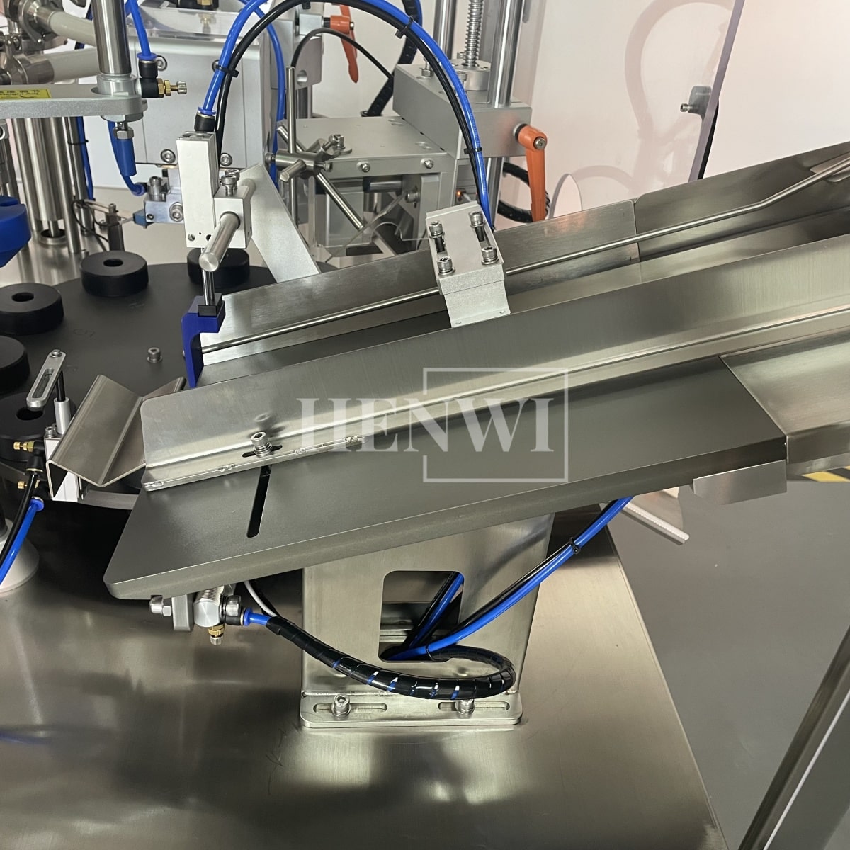 Henwi HWTM-US Automatic Laminated Tube Filling Sealing Machine Composited Tube Filler And Ultrasonic Sealer