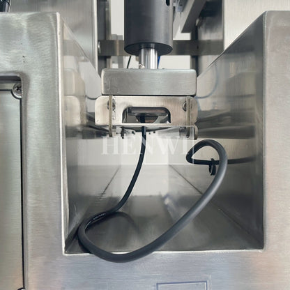 Henwi HWFM-S-VF1 Полуавтоматическая машина для розлива и упаковки жидкостей с одной насадкой Вертикальный наполнитель для бутылок с 1 головкой