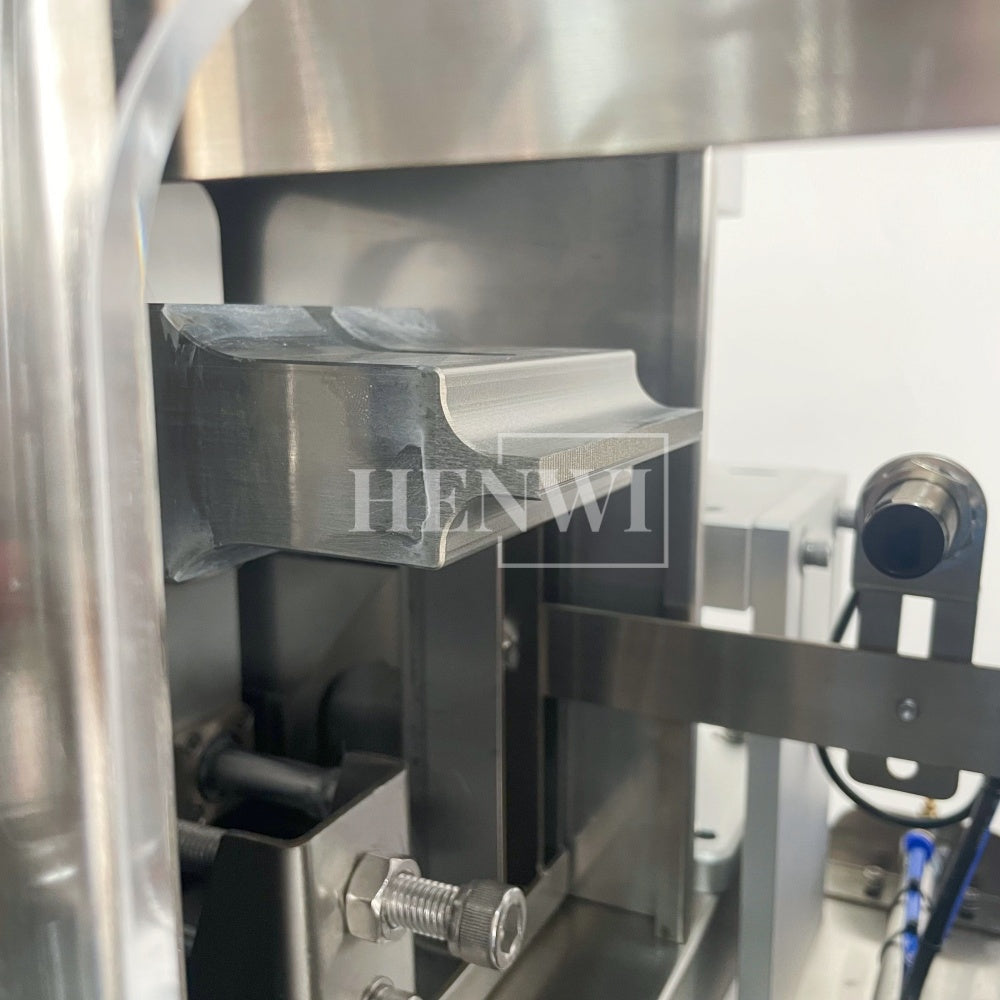 Henwi HWFM-S-VF1 Полуавтоматическая машина для розлива и упаковки жидкостей с одной насадкой Вертикальный наполнитель для бутылок с 1 головкой