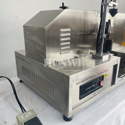 Henwi HWFM-S-VF1 Полуавтоматическая машина для розлива и упаковки жидкостей с одной насадкой Вертикальный наполнитель для бутылок с 1 головкой