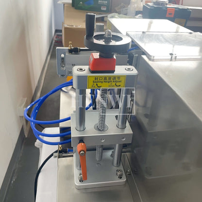 Henwi HWFM-S-VF1 Полуавтоматическая машина для розлива и упаковки жидкостей с одной насадкой Вертикальный наполнитель для бутылок с 1 головкой