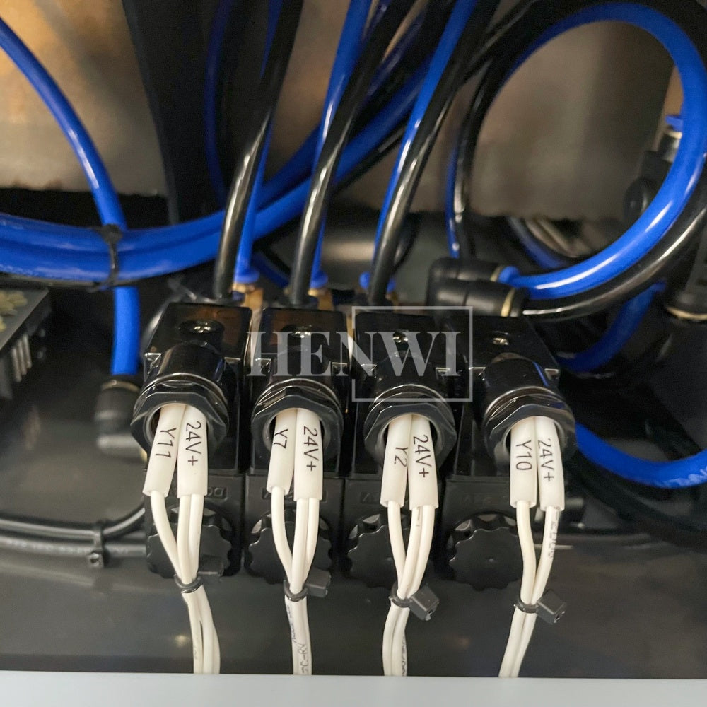 Henwi HWFM-S-VF1 Полуавтоматическая машина для розлива и упаковки жидкостей с одной насадкой Вертикальный наполнитель для бутылок с 1 головкой