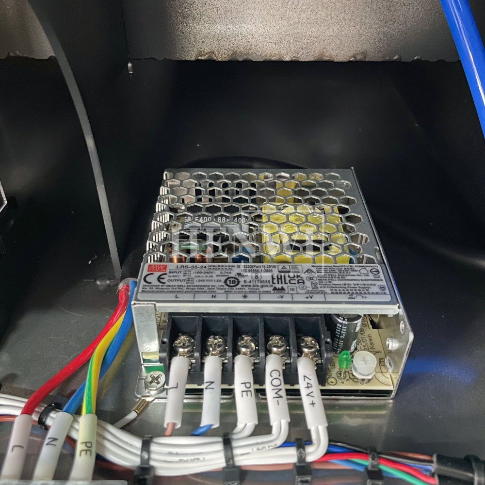 Henwi HWFM-S-VF1 Полуавтоматическая машина для розлива и упаковки жидкостей с одной насадкой Вертикальный наполнитель для бутылок с 1 головкой