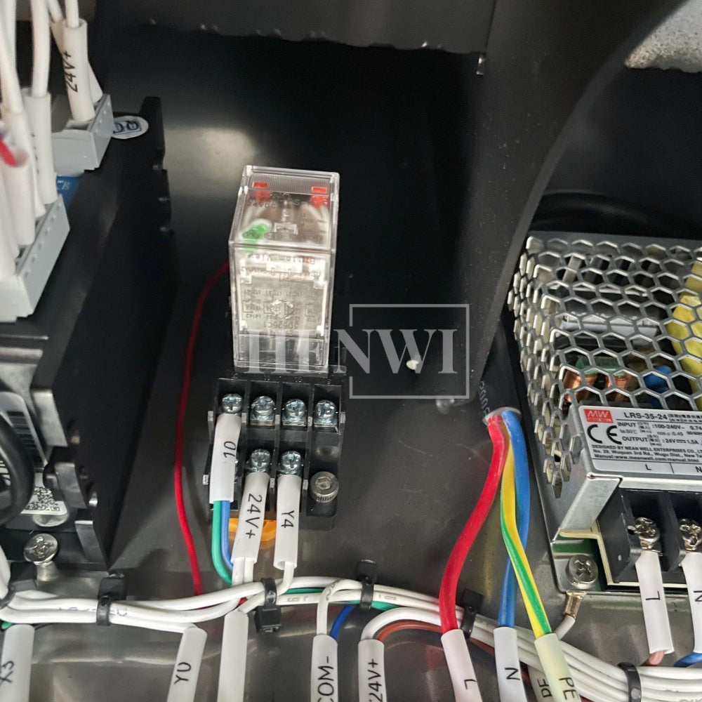 Henwi HWFM-S-VF1 Полуавтоматическая машина для розлива и упаковки жидкостей с одной насадкой Вертикальный наполнитель для бутылок с 1 головкой