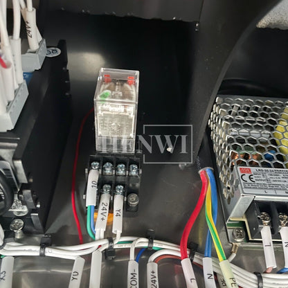 Henwi HWFM-S-VF1 Полуавтоматическая машина для розлива и упаковки жидкостей с одной насадкой Вертикальный наполнитель для бутылок с 1 головкой