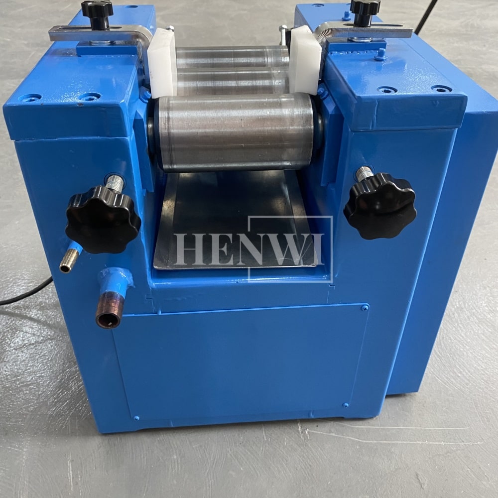 Henwi HWKH-S65 Model Three Roll Mill Lipstick Raw Material Lipgloss Powder Grinding Crushing Machine Eye Shadow Makeup Powder Pulverizer