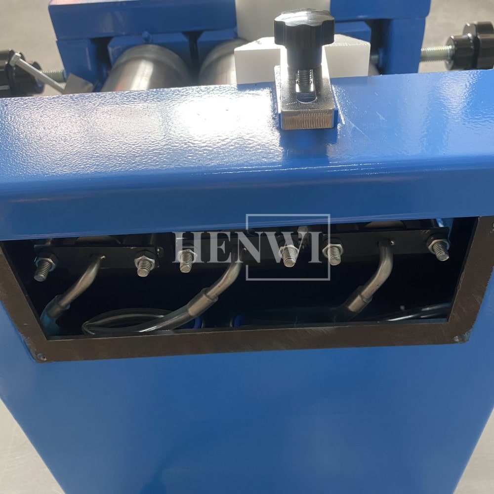Henwi HWKH-S65 Model Three Roll Mill Lipstick Raw Material Lipgloss Powder Grinding Crushing Machine Eye Shadow Makeup Powder Pulverizer