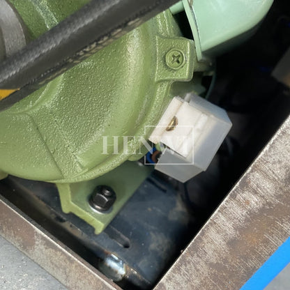 Henwi HWKH-S65 Model Three Roll Mill Lipstick Raw Material Lipgloss Powder Grinding Crushing Machine Eye Shadow Makeup Powder Pulverizer