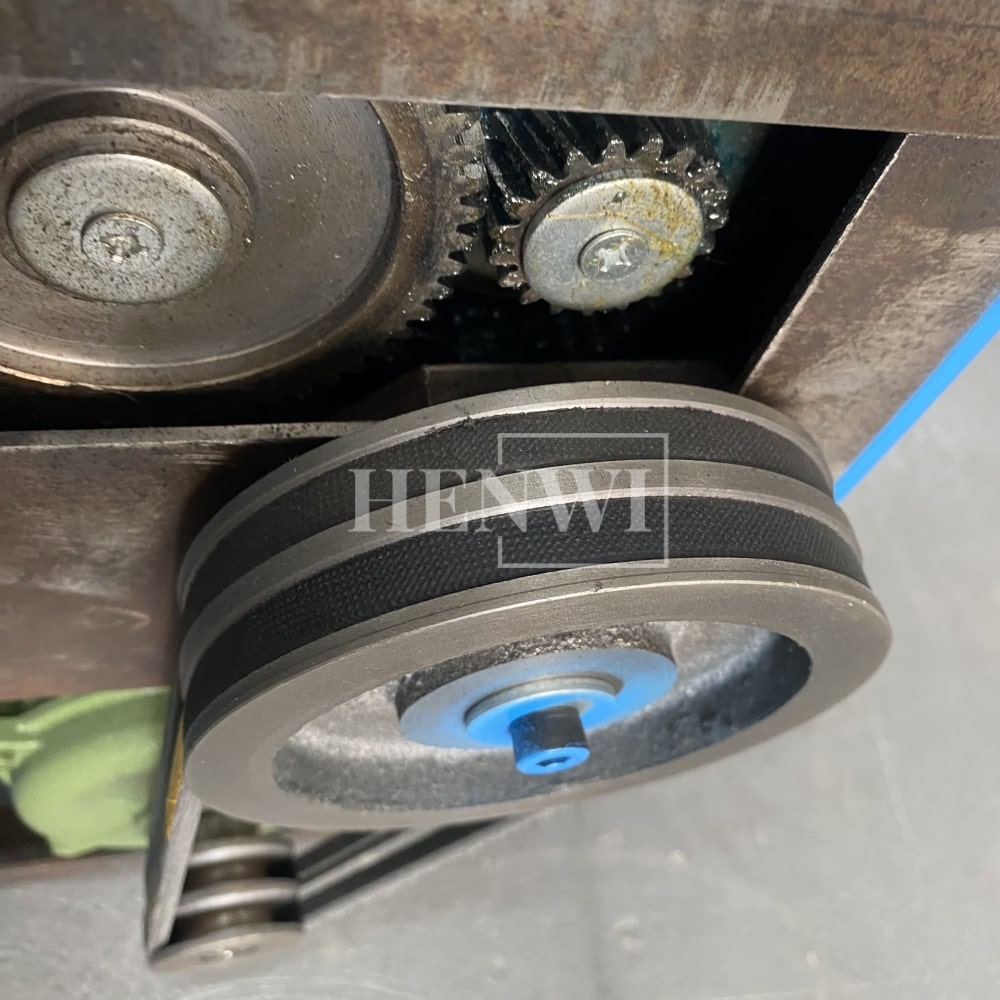 Henwi HWKH-S65 Model Three Roll Mill Lipstick Raw Material Lipgloss Powder Grinding Crushing Machine Eye Shadow Makeup Powder Pulverizer