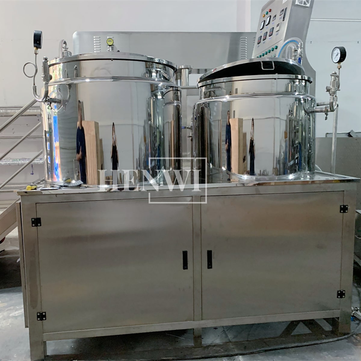 Henwi HWVM-LT-300L Hydraulic Lifting Cover Model Vacuum Emulsifying Homogenizing Heating Mixer Tank Machine