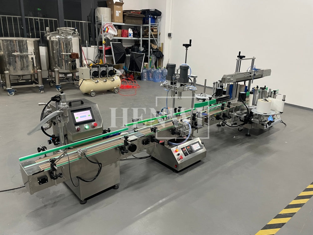Henwi HWFCL- Desktop Model 1 Nozzle  Gear Pump Model Liquid Filling Bottling Machine with 1 Station Capping Machine with Double Sides Square / Flat Bottle Labeling Machine