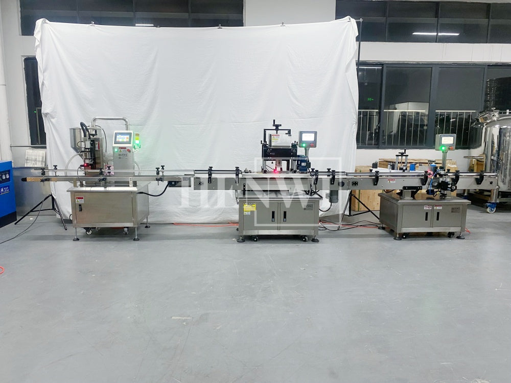 Henwi HWFCL-Automatic 1  Nozzle Gear Pump Liquid Filling Machine with 4 Wheels Capping Machine with Round Bottle Labeling Machine
